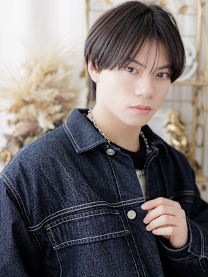 透明感ダークアッシュダウンバングショート　軽めマッシュ