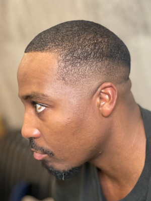Clean skin fade and sharp line