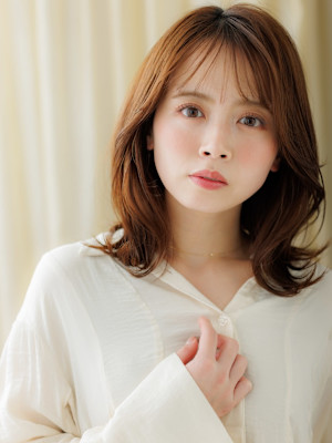 クラゲウルフくびれヘアミディアムレイヤーカット30代40代