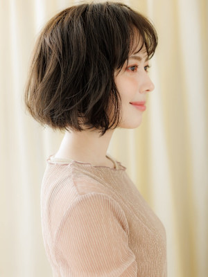 ダークアッシュブラウン大人美人立体感くせ毛風ボブ30代40代