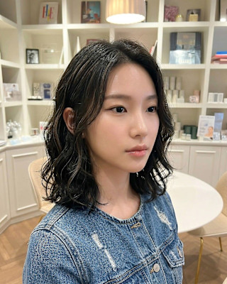 タンバルモリ風ゆるパーマボブ