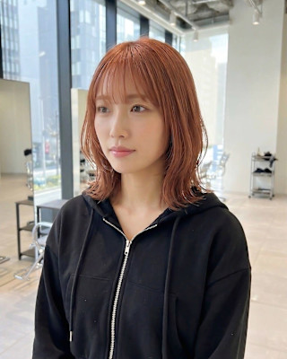 韓国光を含むニュアンスハイトーンオレンジベージュ
