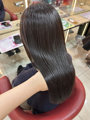 【伊勢原】イルミナカラー+髪質改善で叶える透明感オリーブ