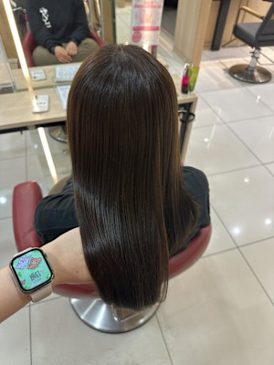 【伊勢原】イルミナカラー+髪質改善で叶える透明感オリーブ