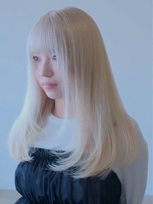 ブロンド×レイヤーカット