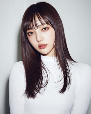 クール韓国風黒髪ロング×前髪あり