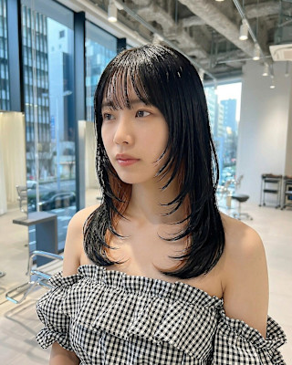 顔まわりレイヤーがかわい韓国ロング
