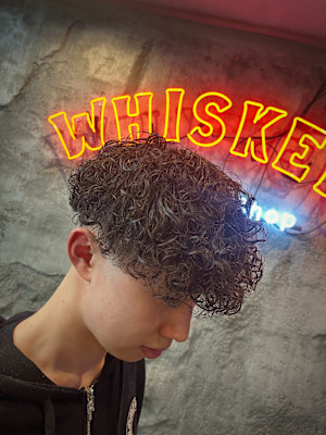 WHISKERS BARBER SHOP×スタイル