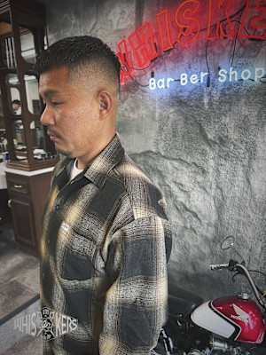 WHISKERS BARBER SHOP×スタイル