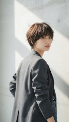 【上品な大人ヘア】抜け感ショートで洗練された印象に