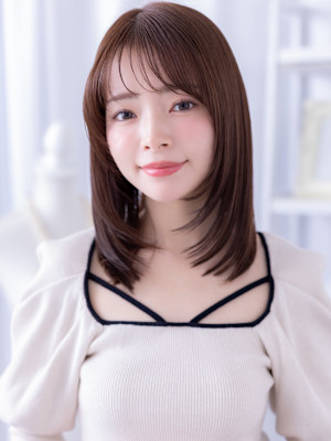 大人可愛い顔周りカットダークアッシュブラウンレイヤーカットb