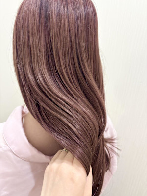 ピンクベージュ