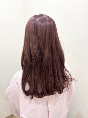 ピンクベージュ