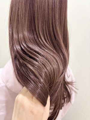 ピンクベージュ