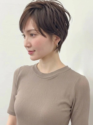 ミルクティーベージュ大人美人クールショート　ラテグレージュ