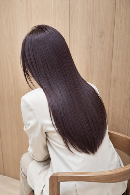 【最も髪への保湿にこだわった施術】カット＆潤いケア縮毛矯正　