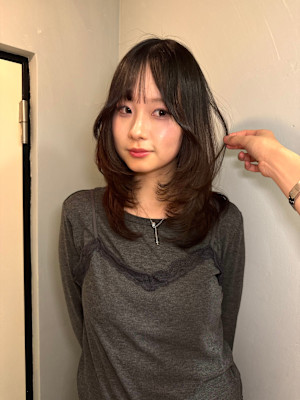 【原宿】レイヤーカットミディアムレイヤーハッシュカット
