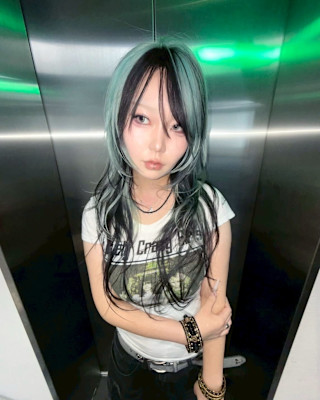 セクションカラー　デザインカラー　ケアブリーチカラー　ウルフ