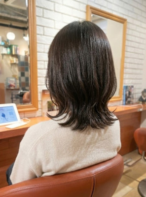 くびれシルエットが美しい大人可愛い外ハネボブ【239スタイル