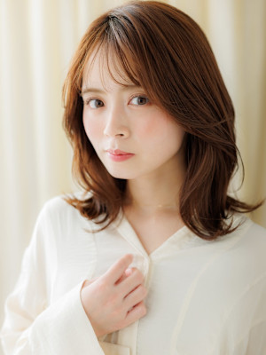 クラゲウルフくびれヘアミディアムレイヤーカット30代40代