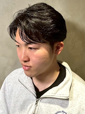 ツーブロック 毛流れパーマ ハーフアップバング 黒髪 20代