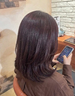 艶めくカシスブラウンのレイヤーミディ【250スタイル】