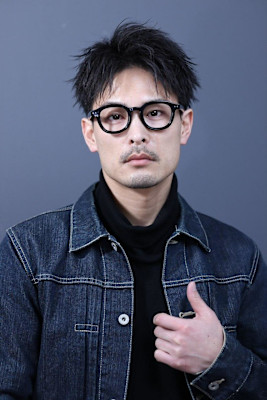 ツーブロック刈り上げなし大人30代ソフトツイストアップバング