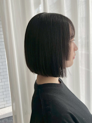 姫カット ぱっつんボブ 暗髪 モード 艶髪 ストレート 黒髪