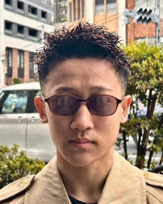 短めスパイキーショート