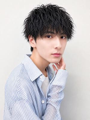 夏メンズカット◎ツイストスパイラルパーマ黒髪