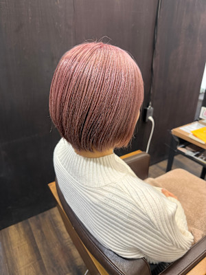 ピンクベージュ