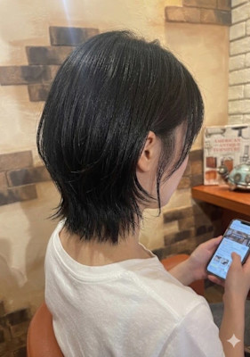軽やかな動きを楽しむレイヤーボブ【261スタイル】