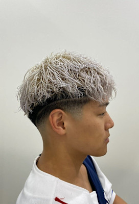 ホワイトフェードヘアー