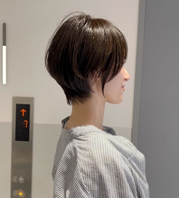 大人可愛い40代50代60代くびれショートボブ白髪ぼかし大鷲
