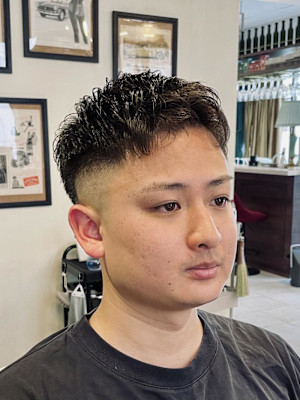 【20代 男性】アイロンパーマ×スキンフェード