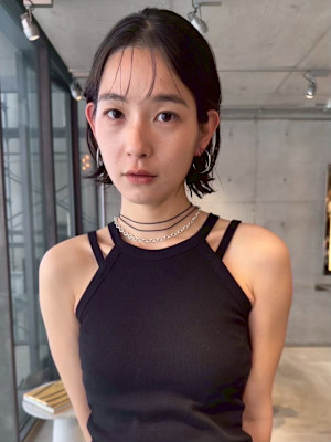 ウェットニュアンスのハンサムショート