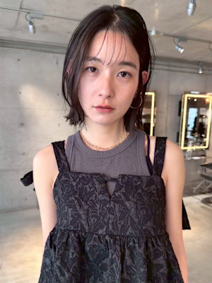 レイヤー感のあるウルフボブ
