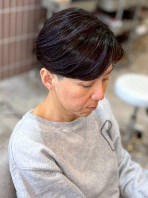大人ショート 刈り上げ 黒髪 髪質改善 レイヤー 30代