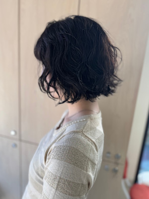くしゃっとした質感が可愛いニュアンスボブ