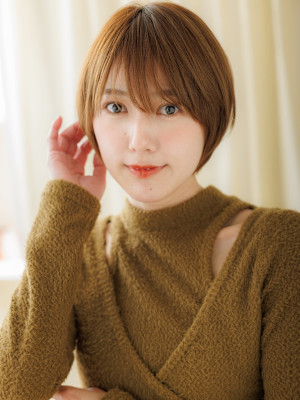 ミルクティーブロンド12トーン小顔ひし形ショート20代30代