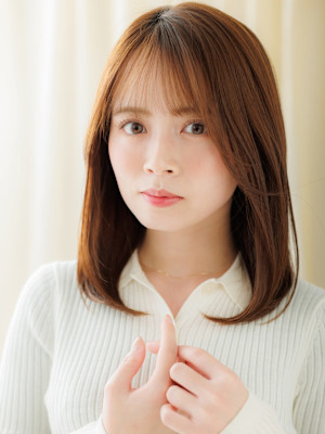 美髪ミルクグレージュブリーチなし艶感ストレート30代40代
