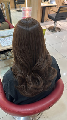 【伊勢原】イルミナカラー+髪質改善で叶える透明感オリーブ