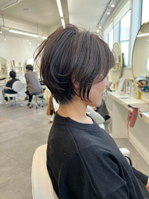 大人可愛い40代50代60代ショート丸みショート白髪ぼかし