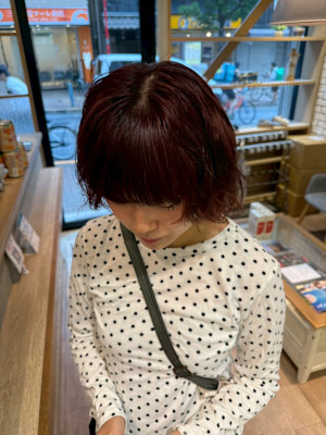 初めての暖色に、落ち着いたトーンのレッドカラー【三軒茶屋】