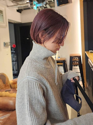 ステップカットのミニボブスタイル