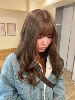 スタイリスト　yuria　正面スタイル