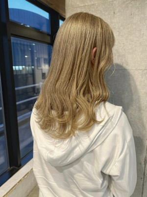 スタイリスト　シンバ　ダブルカラー