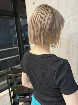 スタイリスト　シンバ　ダブルカラー