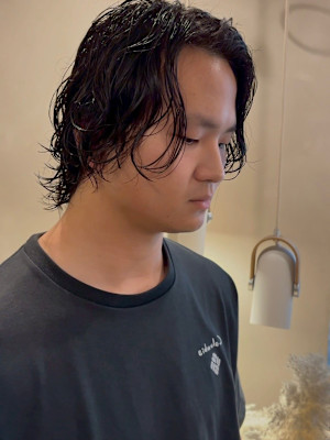 スタイリスト　鈴木