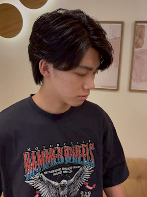 スタイリスト　鈴木